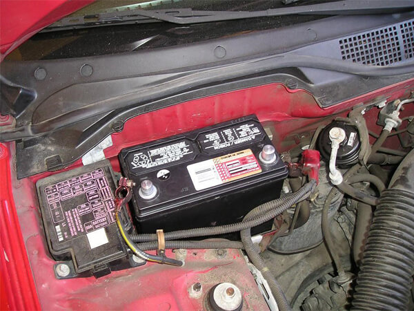 We should use and protect the car’s battery properly